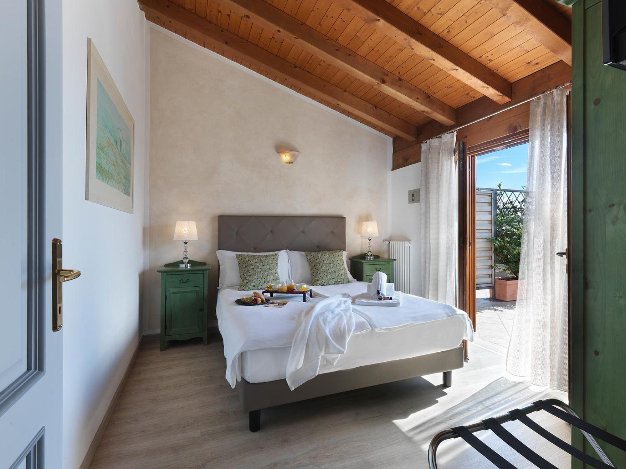 Hotel Residence Panorama La Forca, Gtsgroup Tignale Eksteriør billede